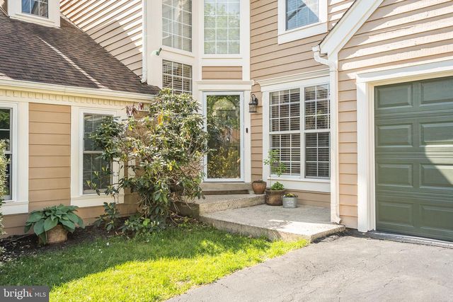 43793 STONEBRIDGE DR, Ashburn, VA 20147