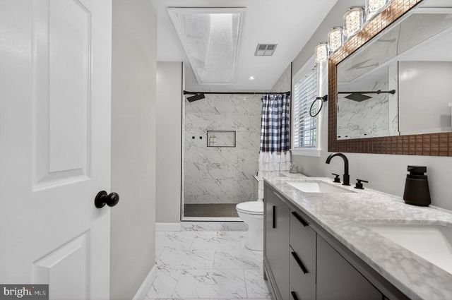 43793 STONEBRIDGE DR, Ashburn, VA 20147