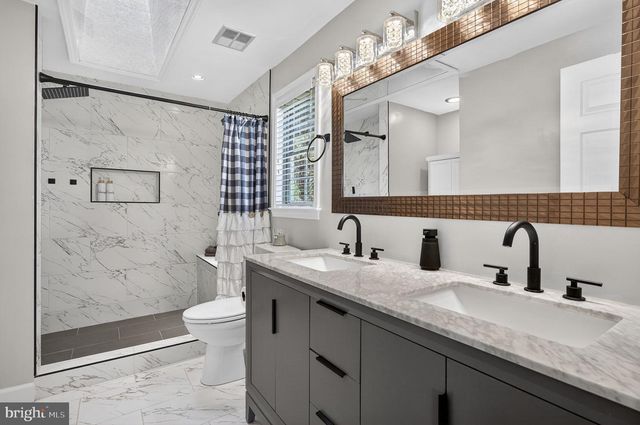 43793 STONEBRIDGE DR, Ashburn, VA 20147