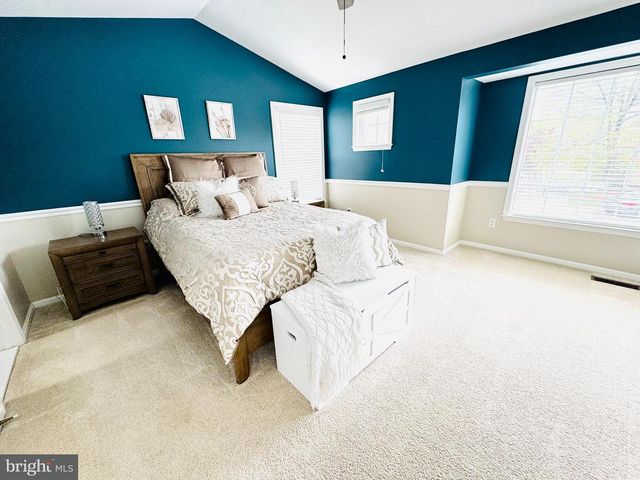 43793 STONEBRIDGE DR, Ashburn, VA 20147