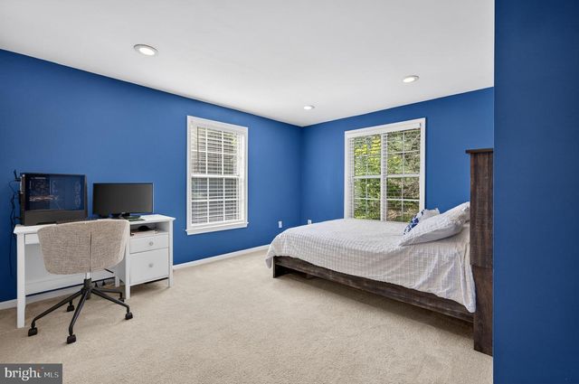 43793 STONEBRIDGE DR, Ashburn, VA 20147