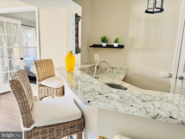 43793 STONEBRIDGE DR, Ashburn, VA 20147