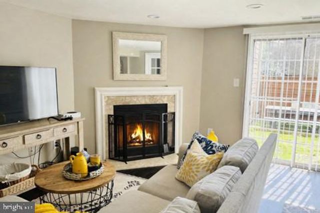 43793 STONEBRIDGE DR, Ashburn, VA 20147