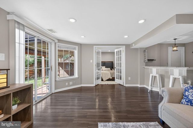 43793 STONEBRIDGE DR, Ashburn, VA 20147