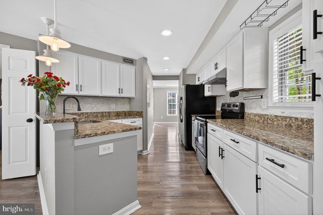 43793 STONEBRIDGE DR, Ashburn, VA 20147