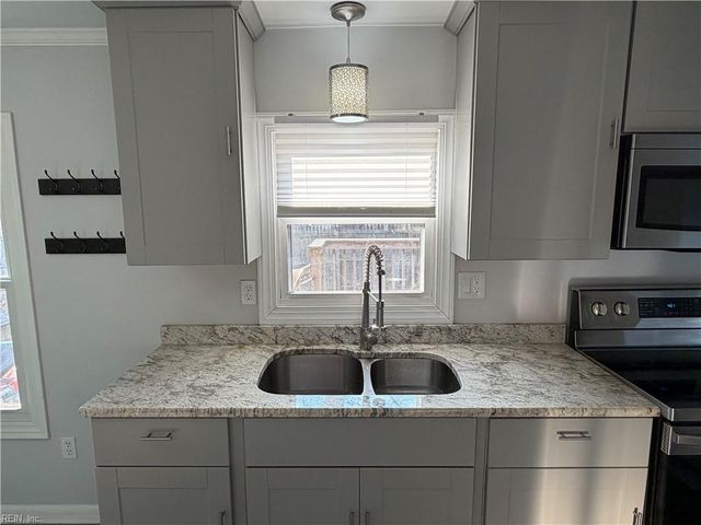 103 Briar LN, Williamsburg, VA 23188