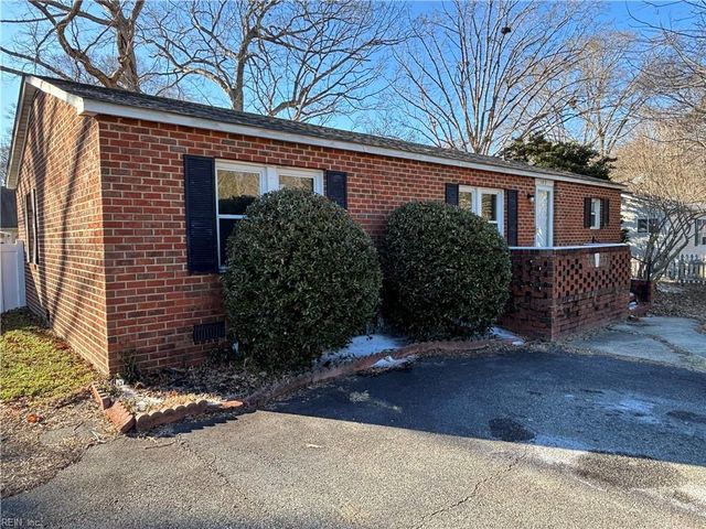 103 Briar LN, Williamsburg, VA 23188