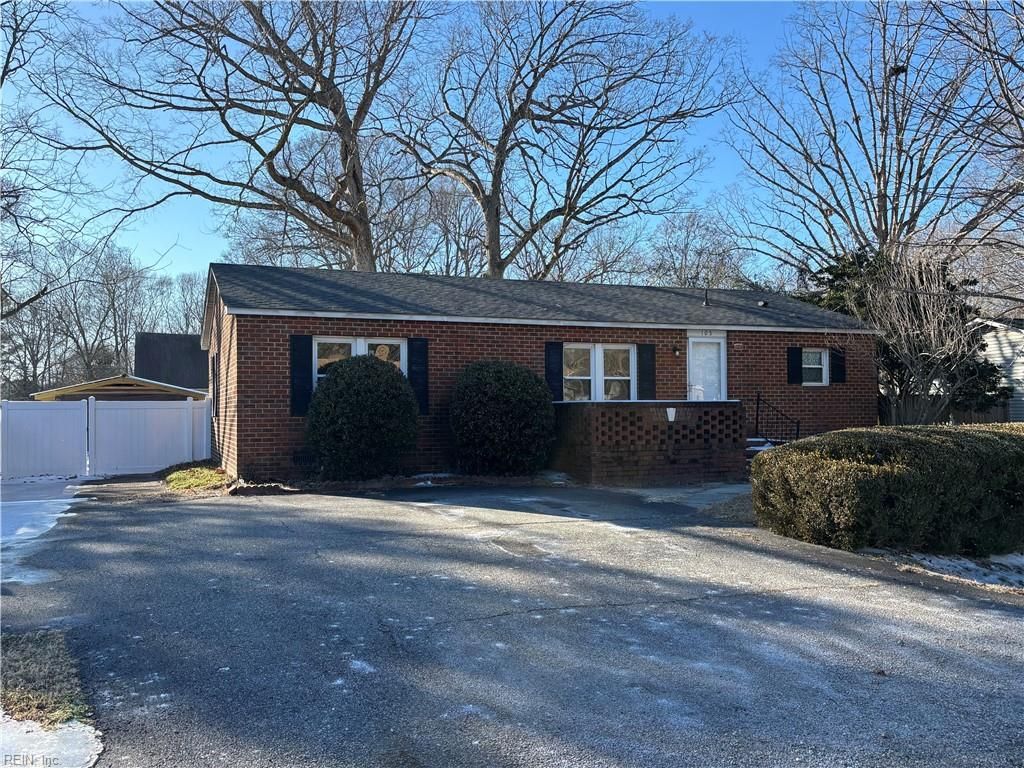 103 Briar LN, Williamsburg, VA 23188