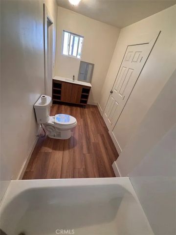 7530 S Hobart, Los Angeles, CA 90047