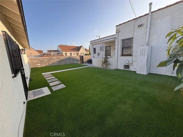 7530 S Hobart, Los Angeles, CA 90047