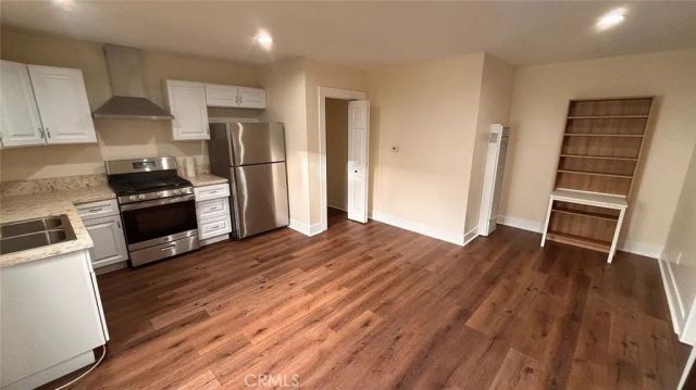 7530 S Hobart, Los Angeles, CA 90047