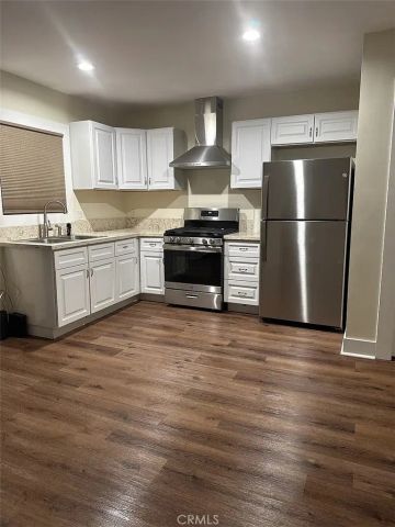 7530 S Hobart, Los Angeles, CA 90047