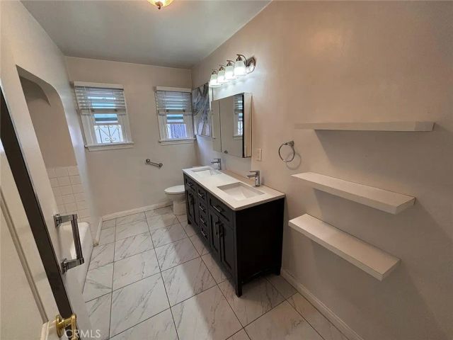7530 S Hobart, Los Angeles, CA 90047