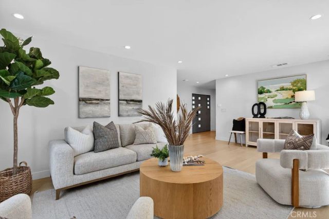 3106 E Trenton, Orange, CA 92867