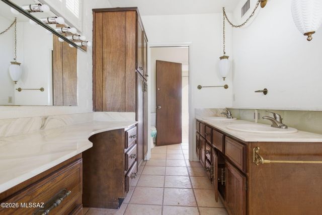 5070 E Calle Chueca, Tucson, AZ 85718
