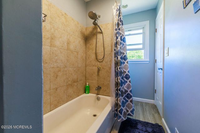 17 Hampton Road, Howell, NJ 07731