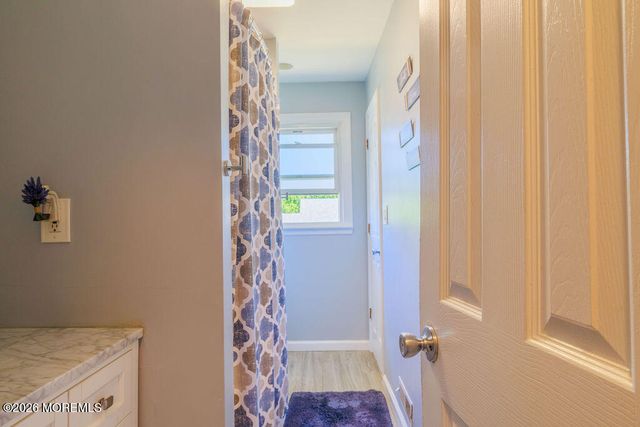 17 Hampton Road, Howell, NJ 07731