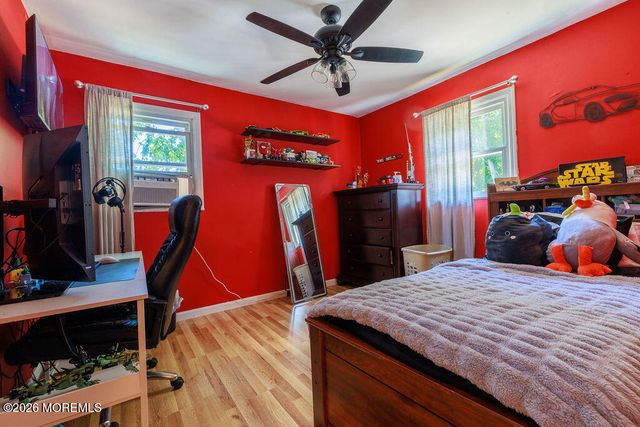 17 Hampton Road, Howell, NJ 07731