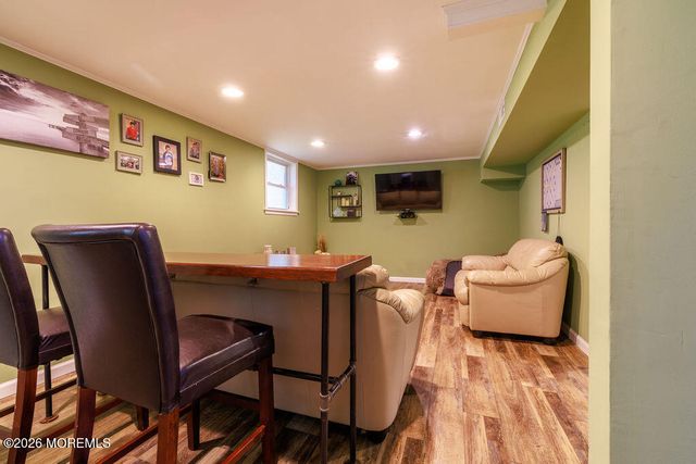17 Hampton Road, Howell, NJ 07731