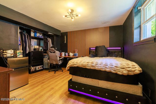 17 Hampton Road, Howell, NJ 07731