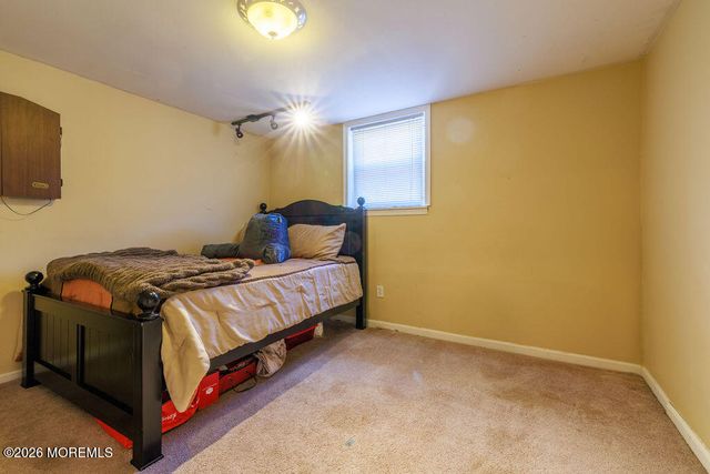 17 Hampton Road, Howell, NJ 07731