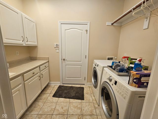 2845 Bloomsbury N, Greenwood, IN 46143