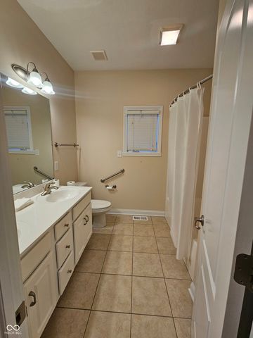 2845 Bloomsbury N, Greenwood, IN 46143