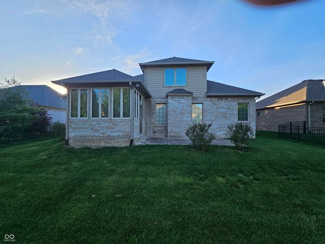 2845 Bloomsbury N, Greenwood, IN 46143