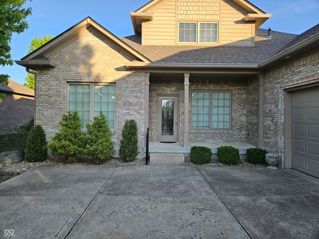 2845 Bloomsbury N, Greenwood, IN 46143