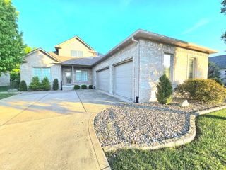 2845 Bloomsbury N, Greenwood, IN 46143