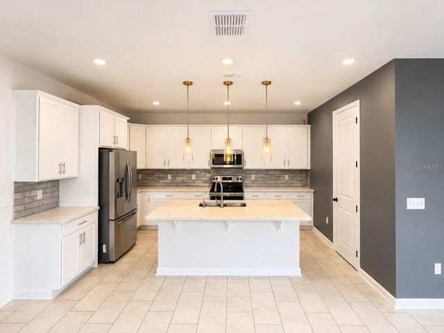 236 HILLCREST DRIVE, Dundee, FL 33838