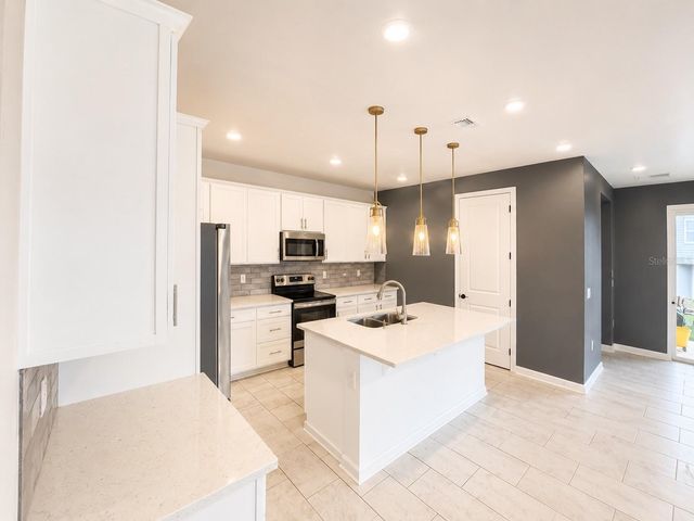 236 HILLCREST DRIVE, Dundee, FL 33838