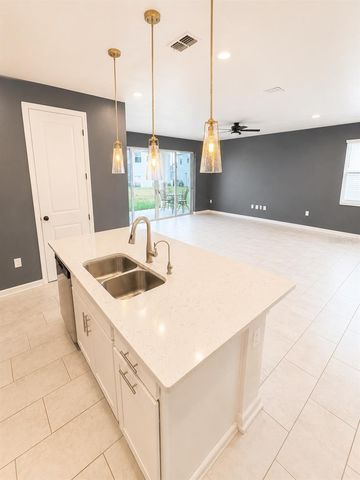 236 HILLCREST DRIVE, Dundee, FL 33838