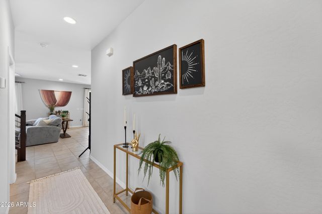 32347 N VERNAL Lane, San Tan Valley, AZ 85144
