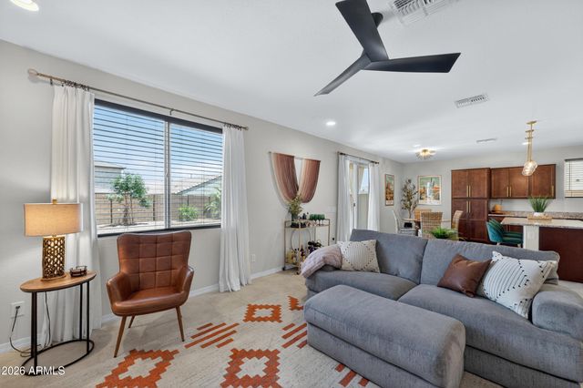 32347 N VERNAL Lane, San Tan Valley, AZ 85144