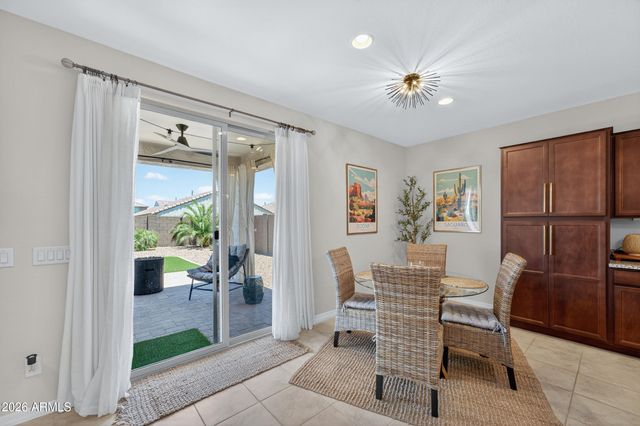 32347 N VERNAL Lane, San Tan Valley, AZ 85144