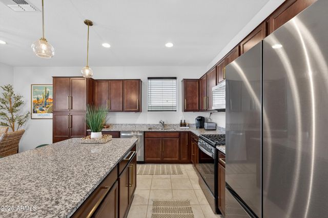 32347 N VERNAL Lane, San Tan Valley, AZ 85144