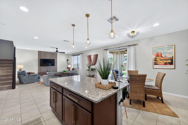 32347 N VERNAL Lane, San Tan Valley, AZ 85144