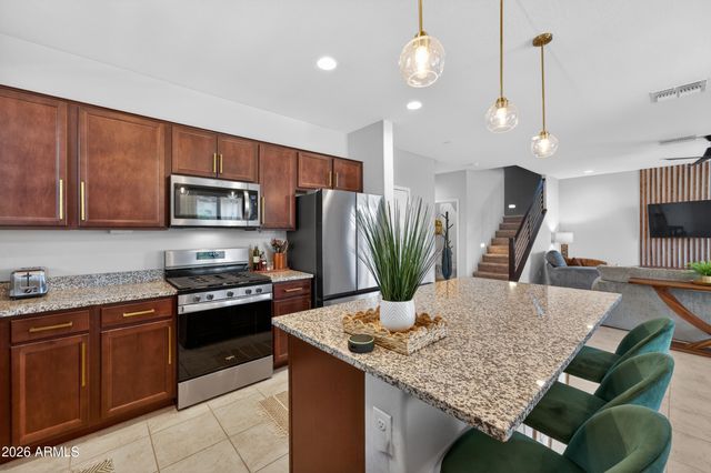 32347 N VERNAL Lane, San Tan Valley, AZ 85144