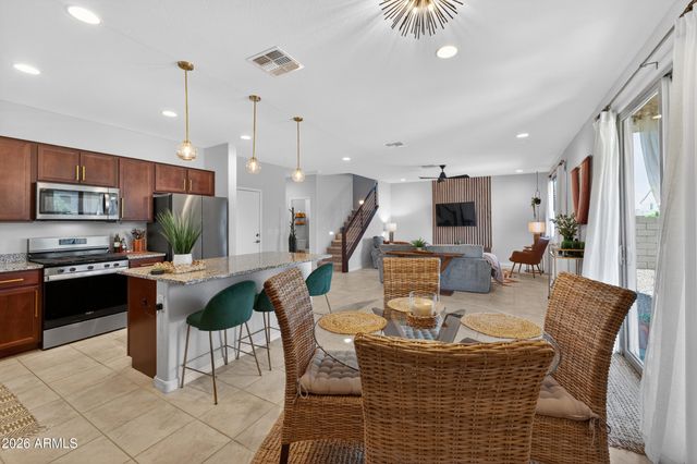 32347 N VERNAL Lane, San Tan Valley, AZ 85144