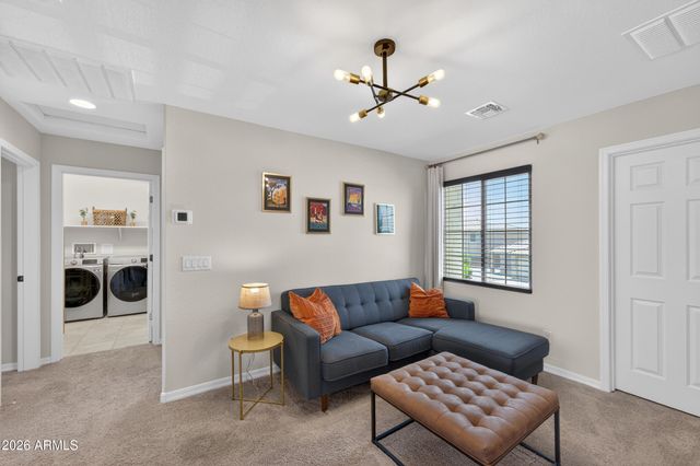 32347 N VERNAL Lane, San Tan Valley, AZ 85144