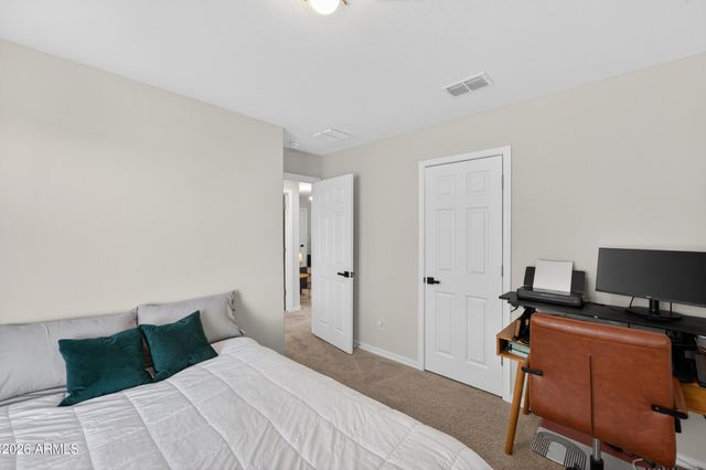 32347 N VERNAL Lane, San Tan Valley, AZ 85144