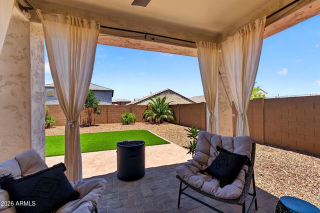 32347 N VERNAL Lane, San Tan Valley, AZ 85144