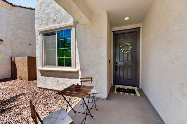 32347 N VERNAL Lane, San Tan Valley, AZ 85144