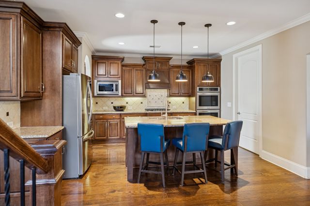 1303 Reynard Dr, Gallatin, TN 37066