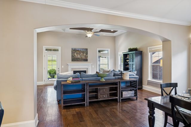 1303 Reynard Dr, Gallatin, TN 37066