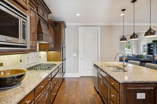 1303 Reynard Dr, Gallatin, TN 37066