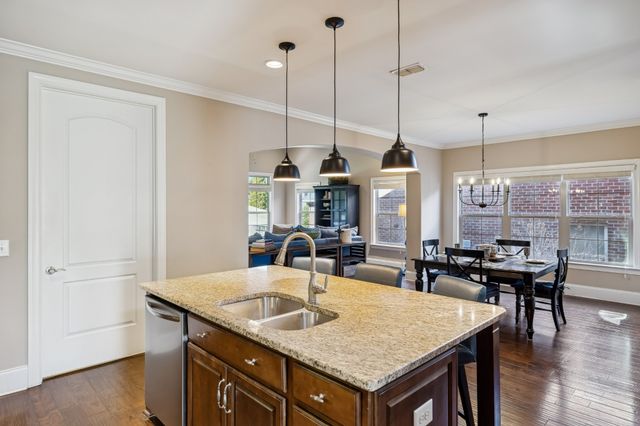 1303 Reynard Dr, Gallatin, TN 37066