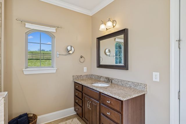 1303 Reynard Dr, Gallatin, TN 37066