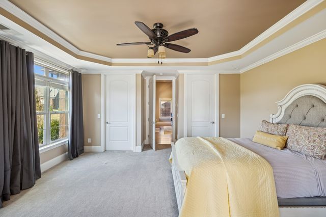 1303 Reynard Dr, Gallatin, TN 37066